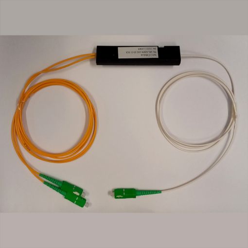 Picture of Fiber optic splitter in a mini ABS housing, signal division 1x4, cable 2 mm thick, SC APC connectors, cable length 1 m