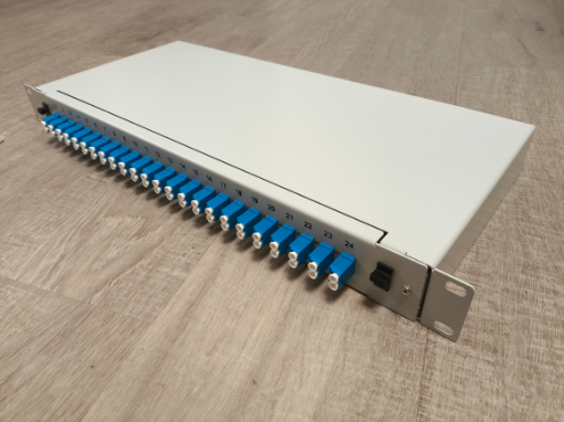 PATCHPANEL 1U 19“ 48/48 – 12 x DX LC/UPC adapt.,24 x SX pigtail